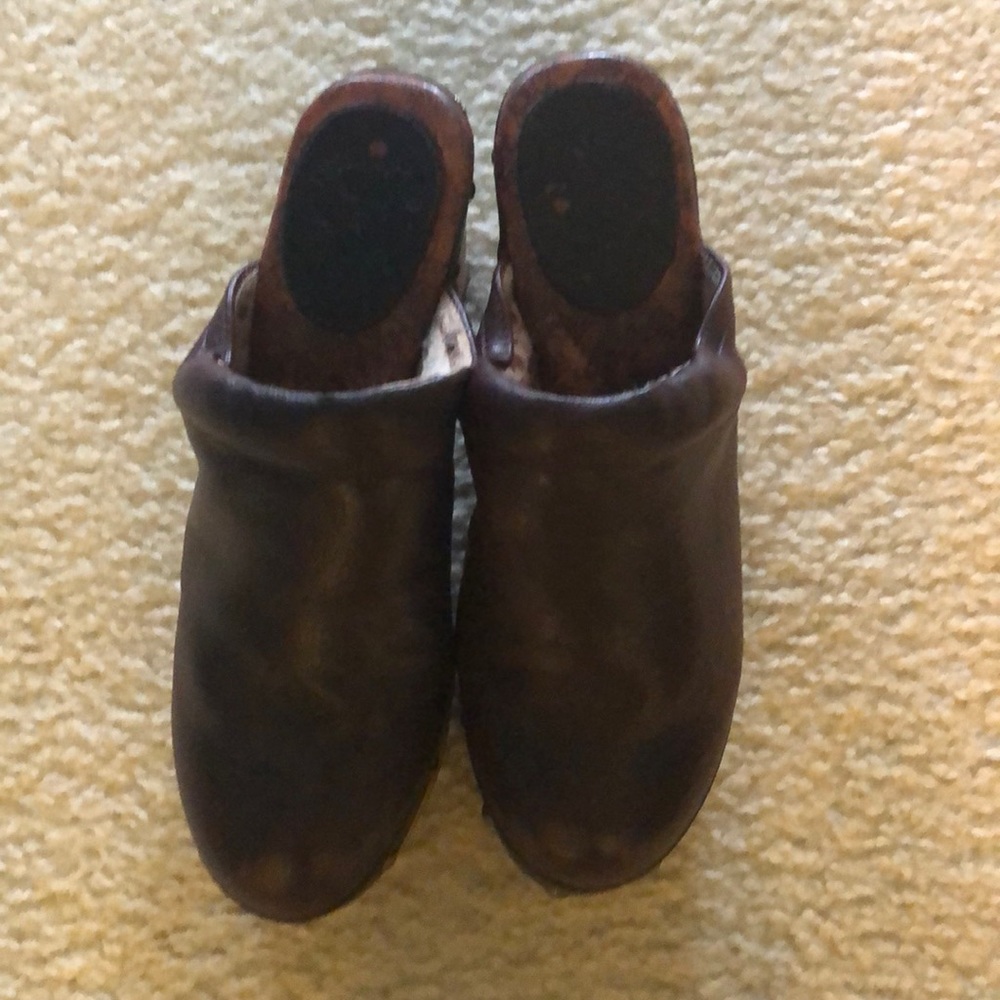 Shoes - Picture 2 of 8